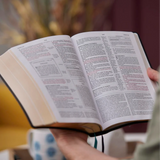 Encountering God Study Bible: Insights from Blackaby Ministries on Living Our Faith (Hardcover)