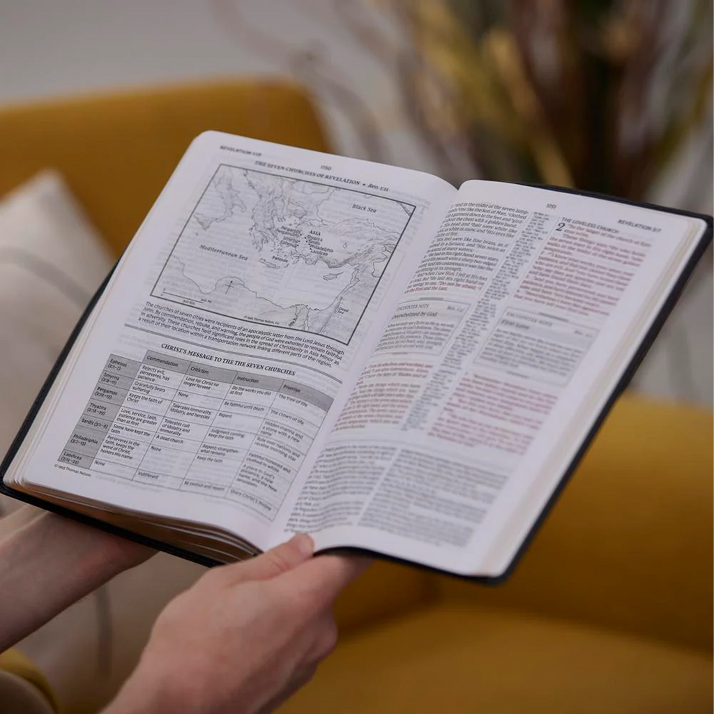 Encountering God Study Bible: Insights from Blackaby Ministries on Living Our Faith (Leathersoft)